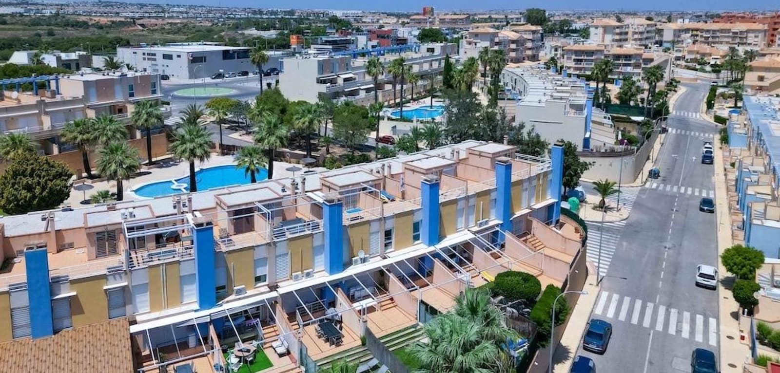 3 soveværelse Byhus til salg i Campoamor med swimmingpool - € 450.000 (Ref: 9894896)