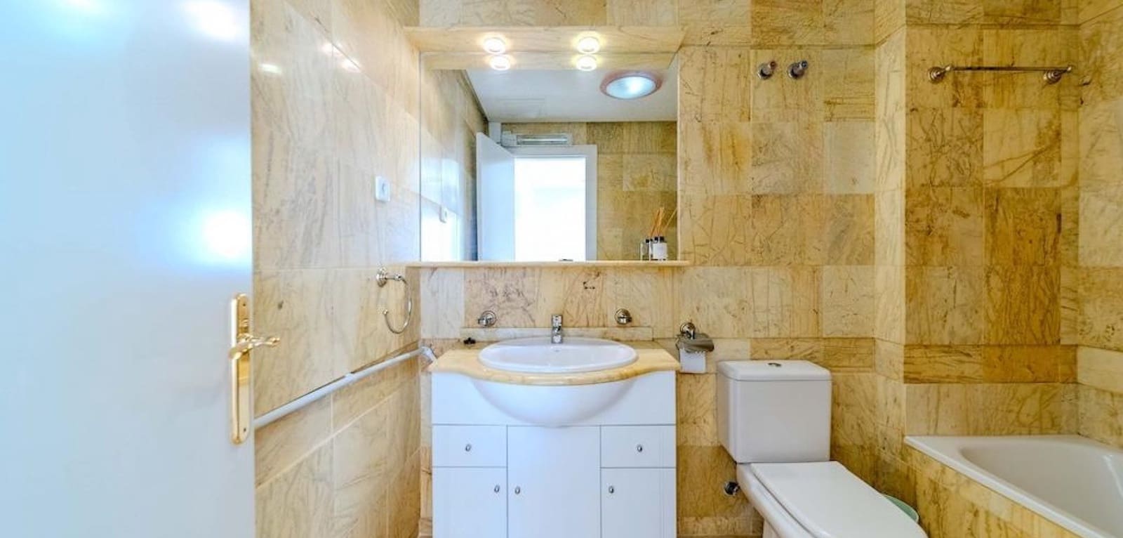 3 soveværelse Byhus til salg i Campoamor med swimmingpool - € 450.000 (Ref: 9894896)