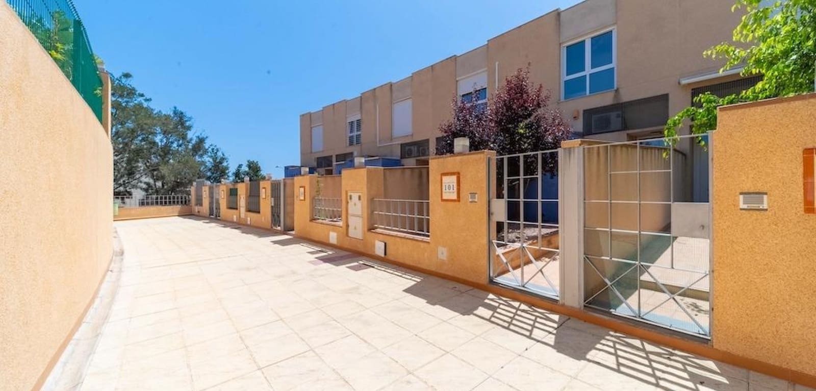 3 soveværelse Byhus til salg i Campoamor med swimmingpool - € 450.000 (Ref: 9894896)