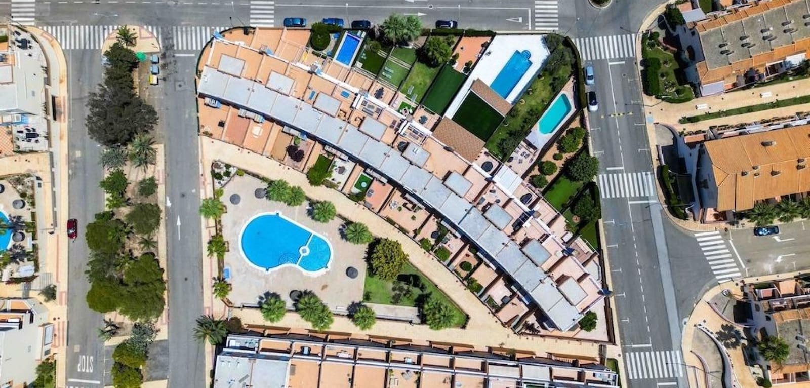3 soveværelse Byhus til salg i Campoamor med swimmingpool - € 450.000 (Ref: 9894896)