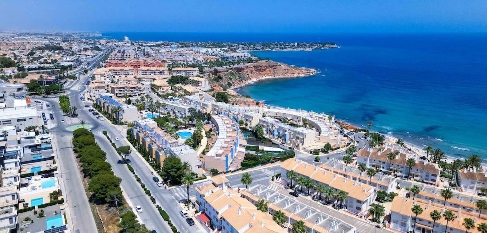 3 soveværelse Byhus til salg i Campoamor med swimmingpool - € 450.000 (Ref: 9894896)