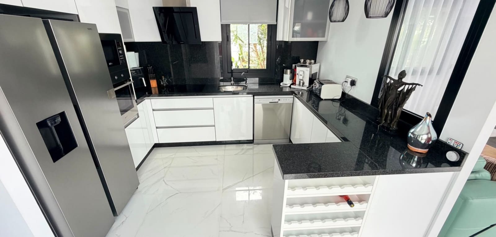 3 bedroom Villa for sale in Los Montesinos with pool - € 425,000 (Ref: 9894897)