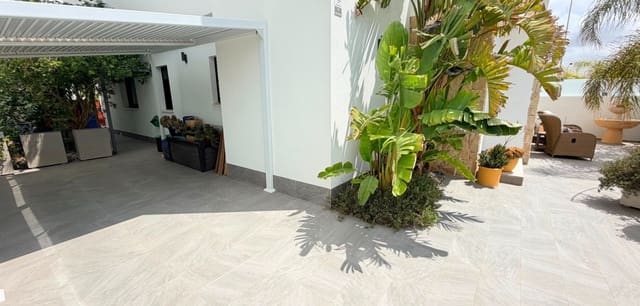 3 bedroom Villa for sale in Los Montesinos with pool - € 425,000 (Ref: 9894897)