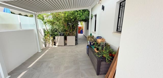 3 bedroom Villa for sale in Los Montesinos with pool - € 425,000 (Ref: 9894897)