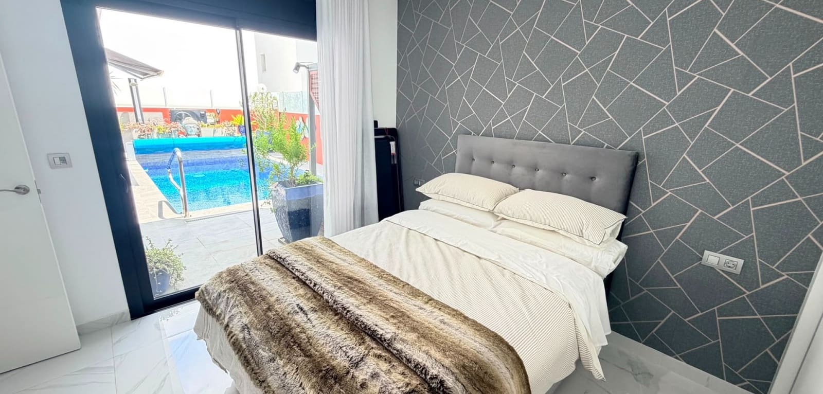 3 bedroom Villa for sale in Los Montesinos with pool - € 425,000 (Ref: 9894897)