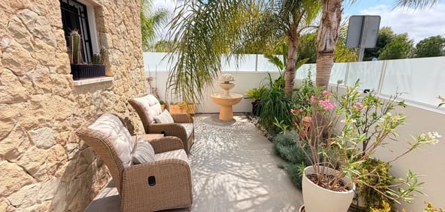 3 bedroom Villa for sale in Los Montesinos with pool - € 425,000 (Ref: 9894897)