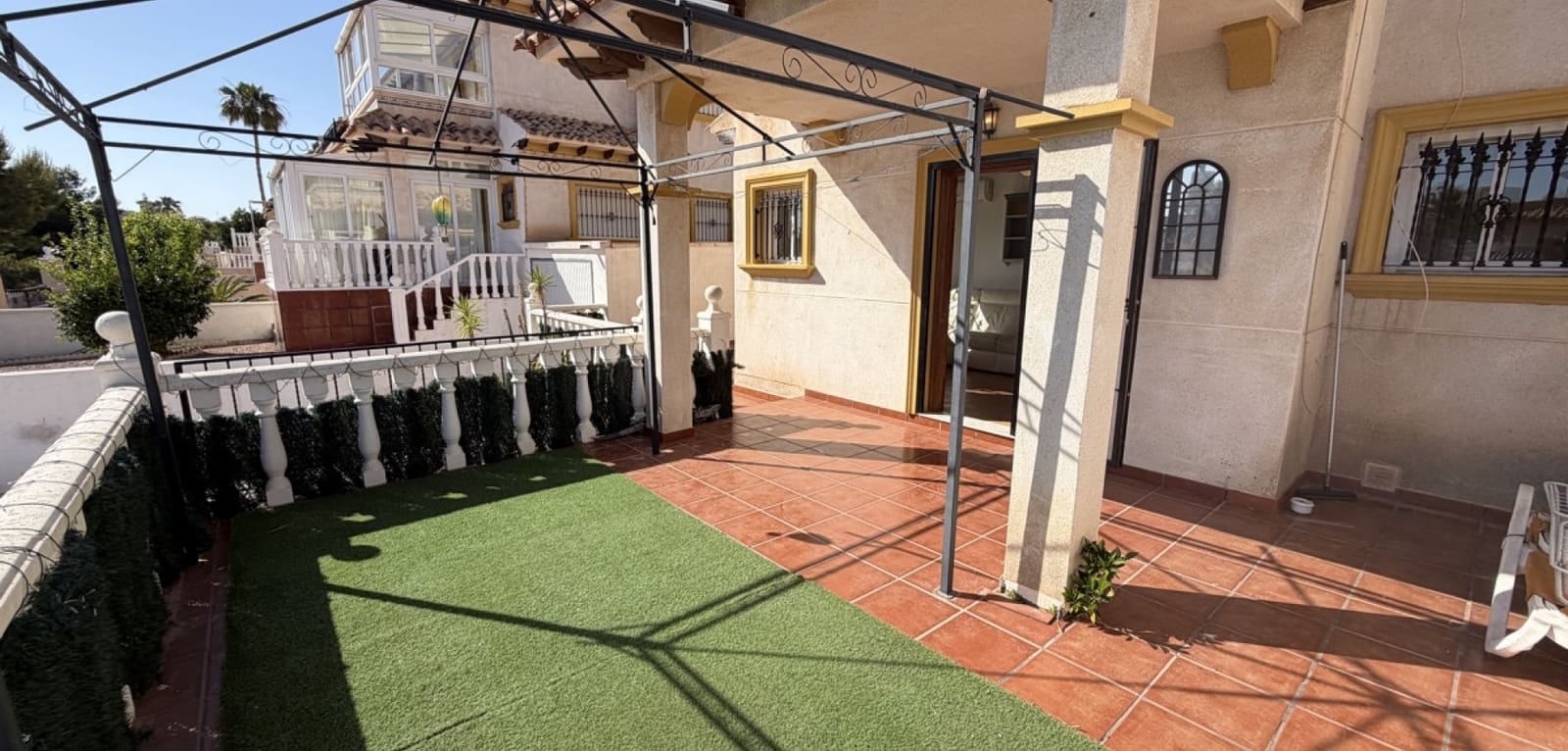3 quarto Casa em Banda para venda em Playa Flamenca com piscina - 195 000 € (Ref: 9896950)