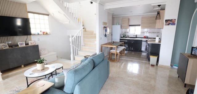 3 soveværelse Villa til salg i San Miguel de Salinas med swimmingpool - € 395.000 (Ref: 9896951)
