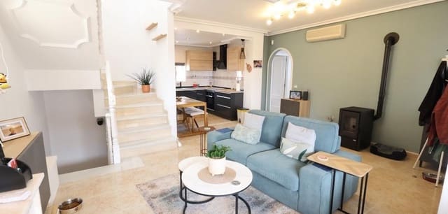 3 soveværelse Villa til salg i San Miguel de Salinas med swimmingpool - € 395.000 (Ref: 9896951)
