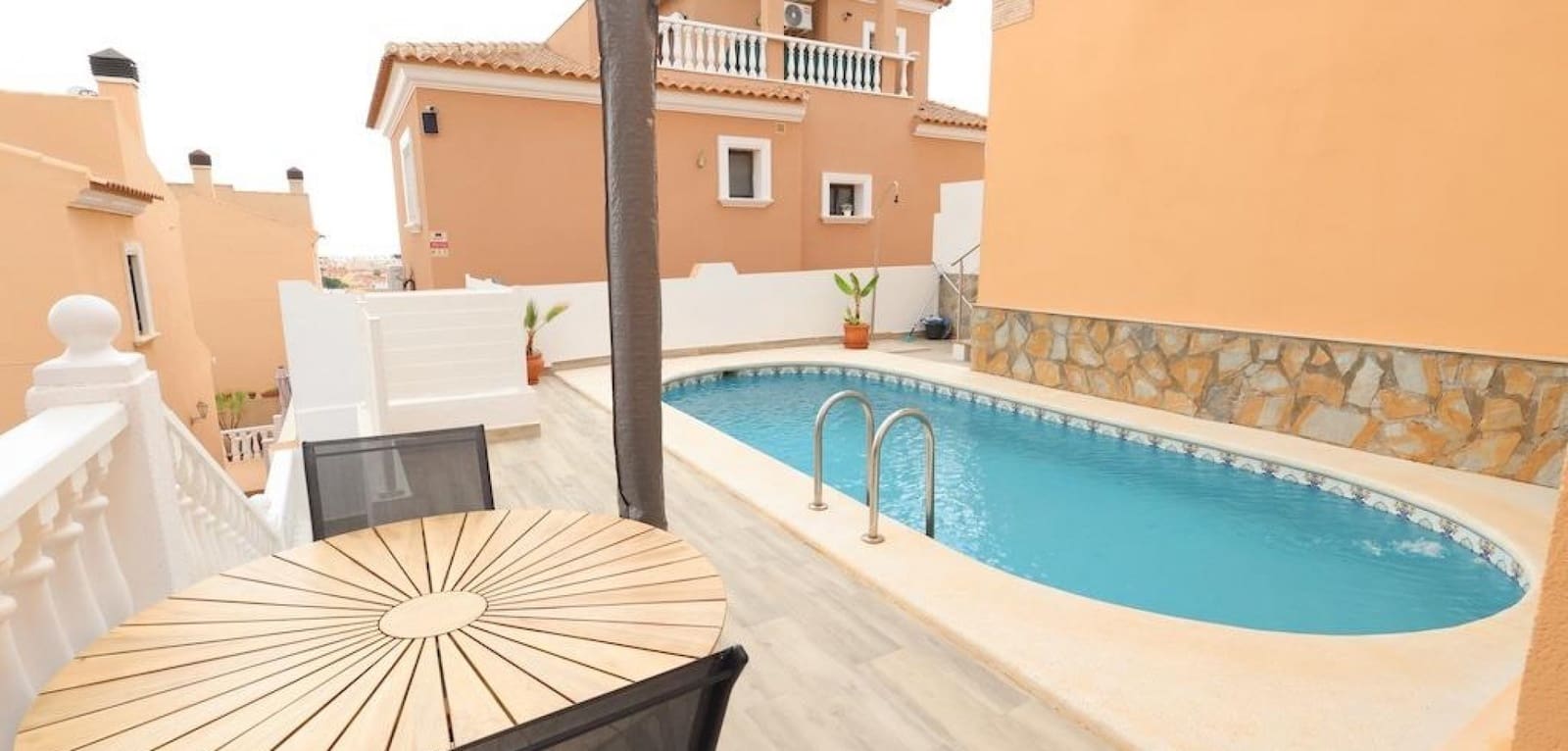 3 soverom Villa til salgs i San Miguel de Salinas med svømmebasseng - € 395 000 (Ref: 9896951)