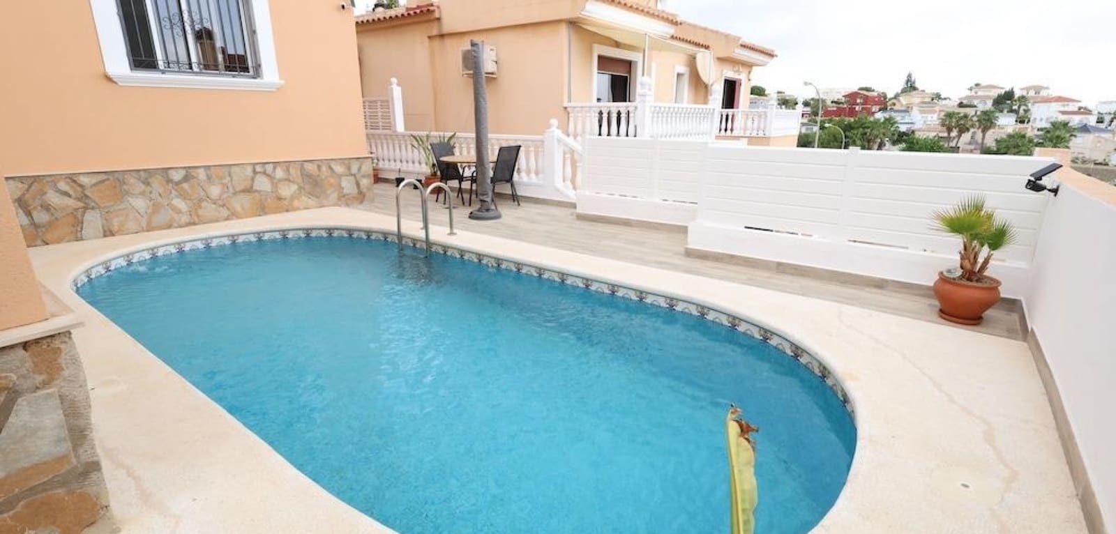 3 soverom Villa til salgs i San Miguel de Salinas med svømmebasseng - € 395 000 (Ref: 9896951)