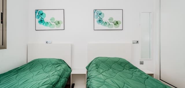 2 quarto Apartamento para venda em Torre de la Horadada, Pilar de la Horadada com piscina - 224 000 € (Ref: 9901998)