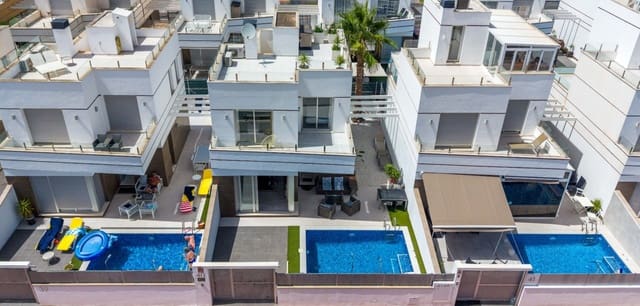 3 bedroom Villa for sale in Ciudad Quesada, Rojales with pool - € 399,000 (Ref: 9917611)
