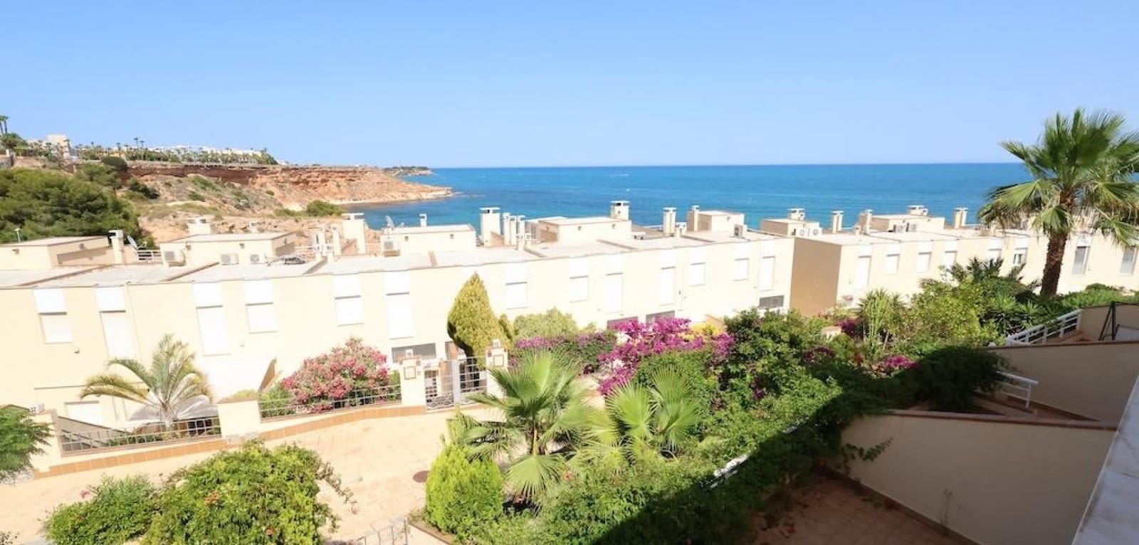 3 quarto Casa em Banda para venda em Cabo Roig com piscina - 390 000 € (Ref: 9923050)