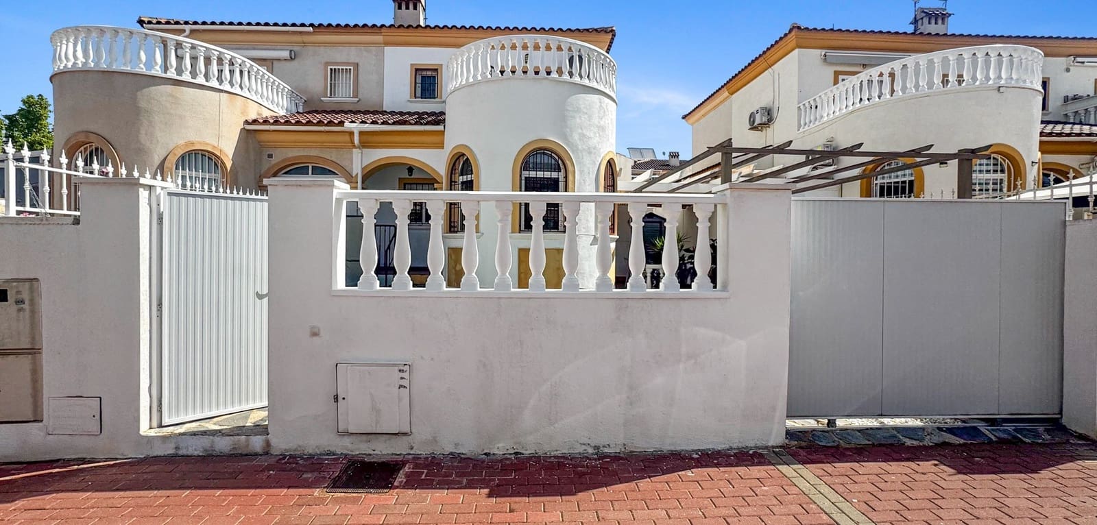 2 bedroom Townhouse for sale in Aguas Nuevas with pool - € 179,000 (Ref: 9927907)