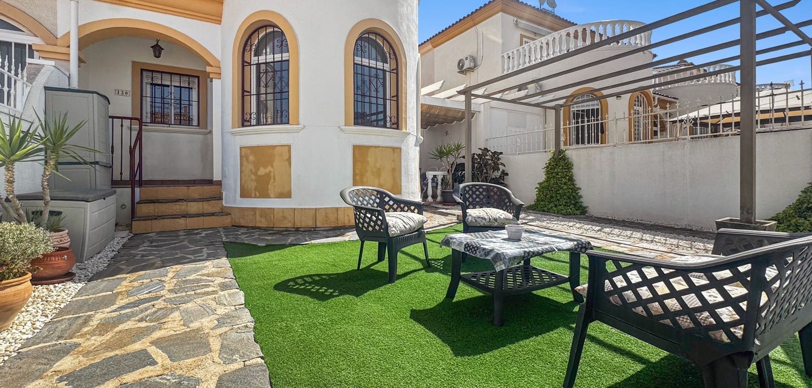 2 bedroom Townhouse for sale in Aguas Nuevas with pool - € 179,000 (Ref: 9927907)