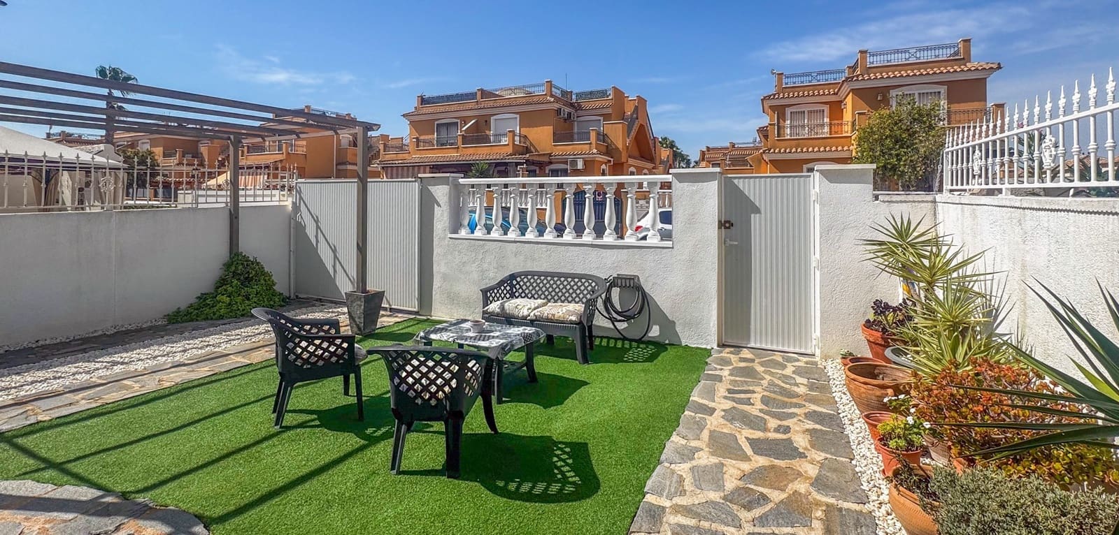 2 bedroom Townhouse for sale in Aguas Nuevas with pool - € 179,000 (Ref: 9927907)