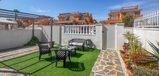 2 soverom Hus til salgs i Aguas Nuevas, Torrevieja med svømmebasseng - € 179 000 (Ref: 9927907)