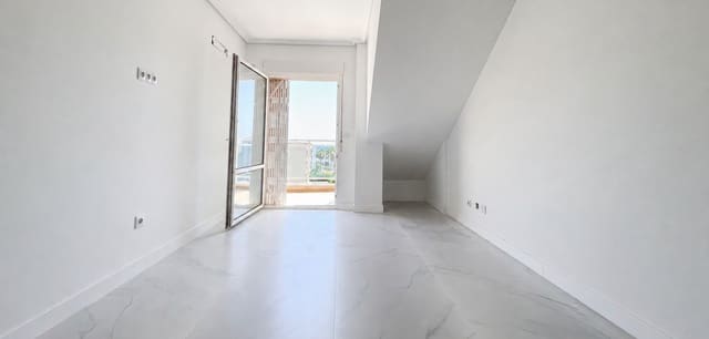 2 slaapkamer Appartement te koop in La Zenia, Orihuela met garage - € 239.900 (Ref: 9932358)