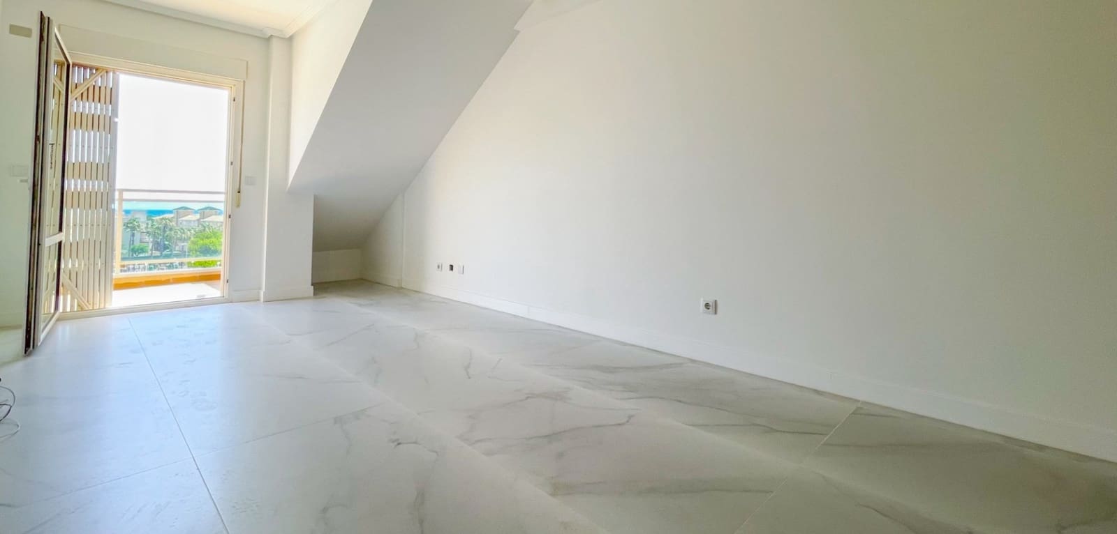 2 bedroom Apartment for sale in La Zenia with garage - € 239,900 (Ref: 9932358)