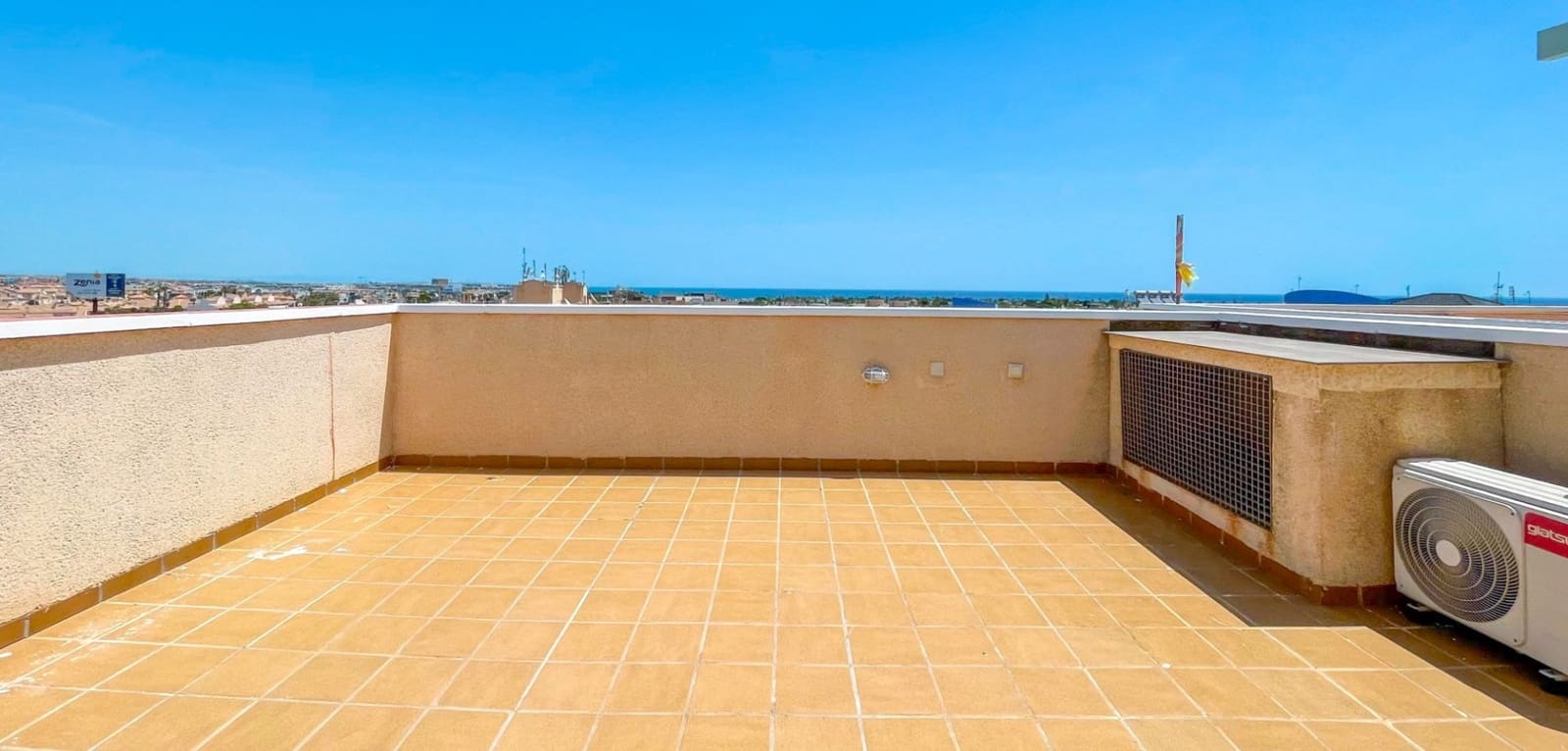 2 bedroom Apartment for sale in La Zenia with garage - € 239,900 (Ref: 9932358)