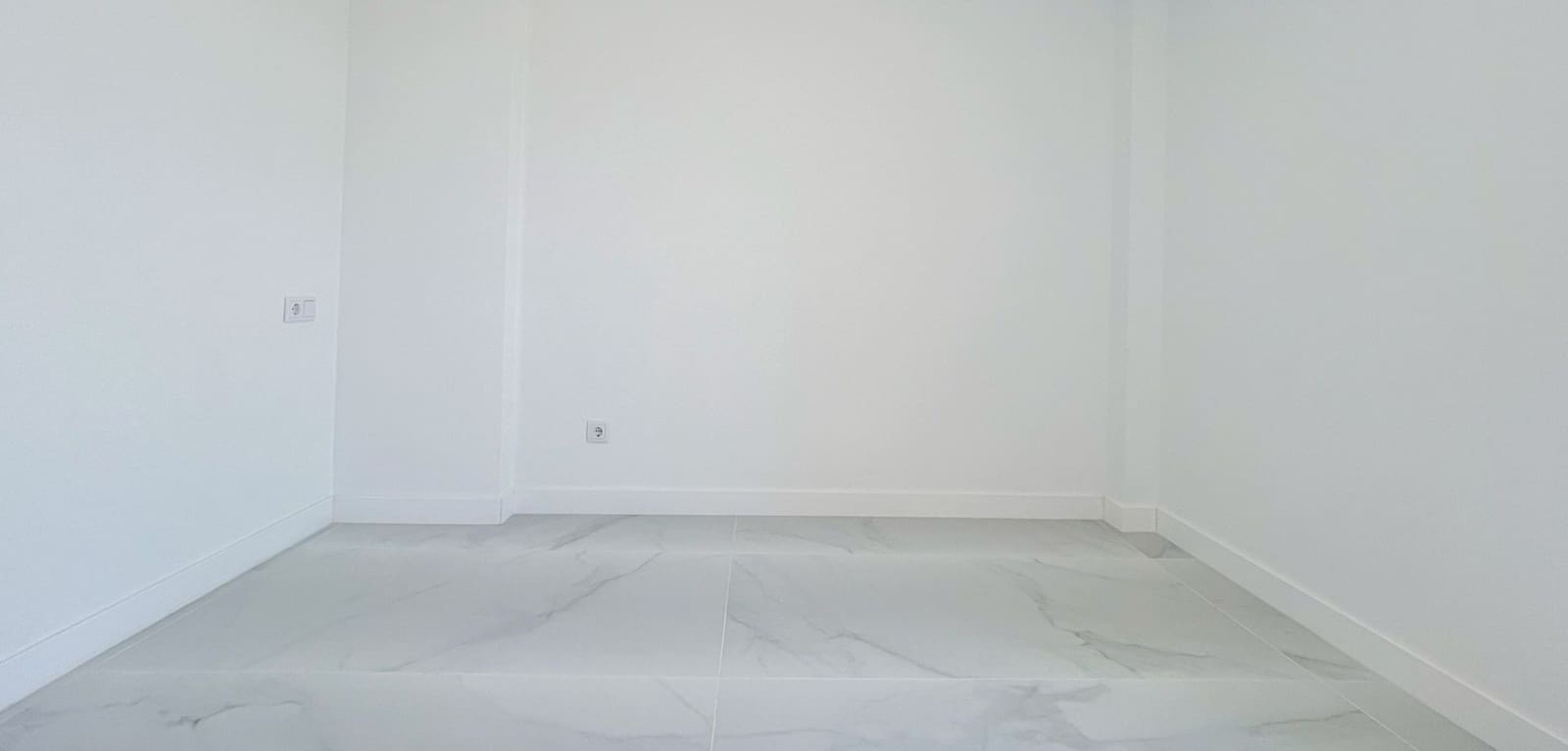 2 bedroom Apartment for sale in La Zenia with garage - € 239,900 (Ref: 9932358)