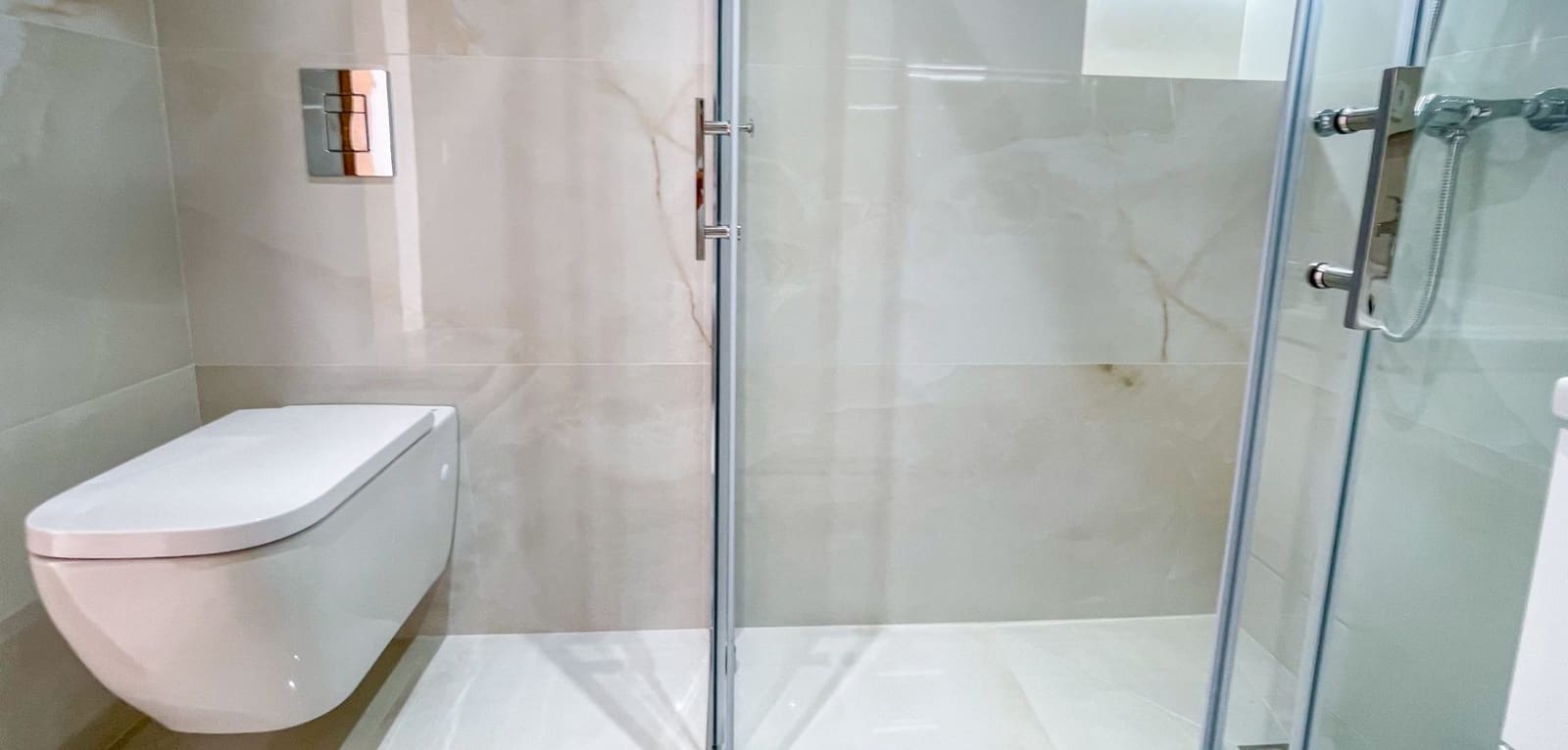 2 bedroom Apartment for sale in La Zenia with garage - € 239,900 (Ref: 9932358)