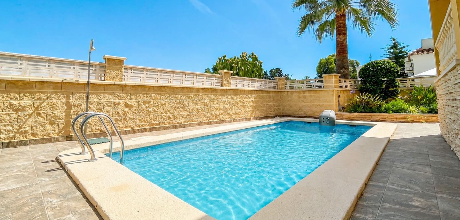 3 bedroom Villa for sale in La Zenia with pool garage - € 799,900 (Ref: 9935369)