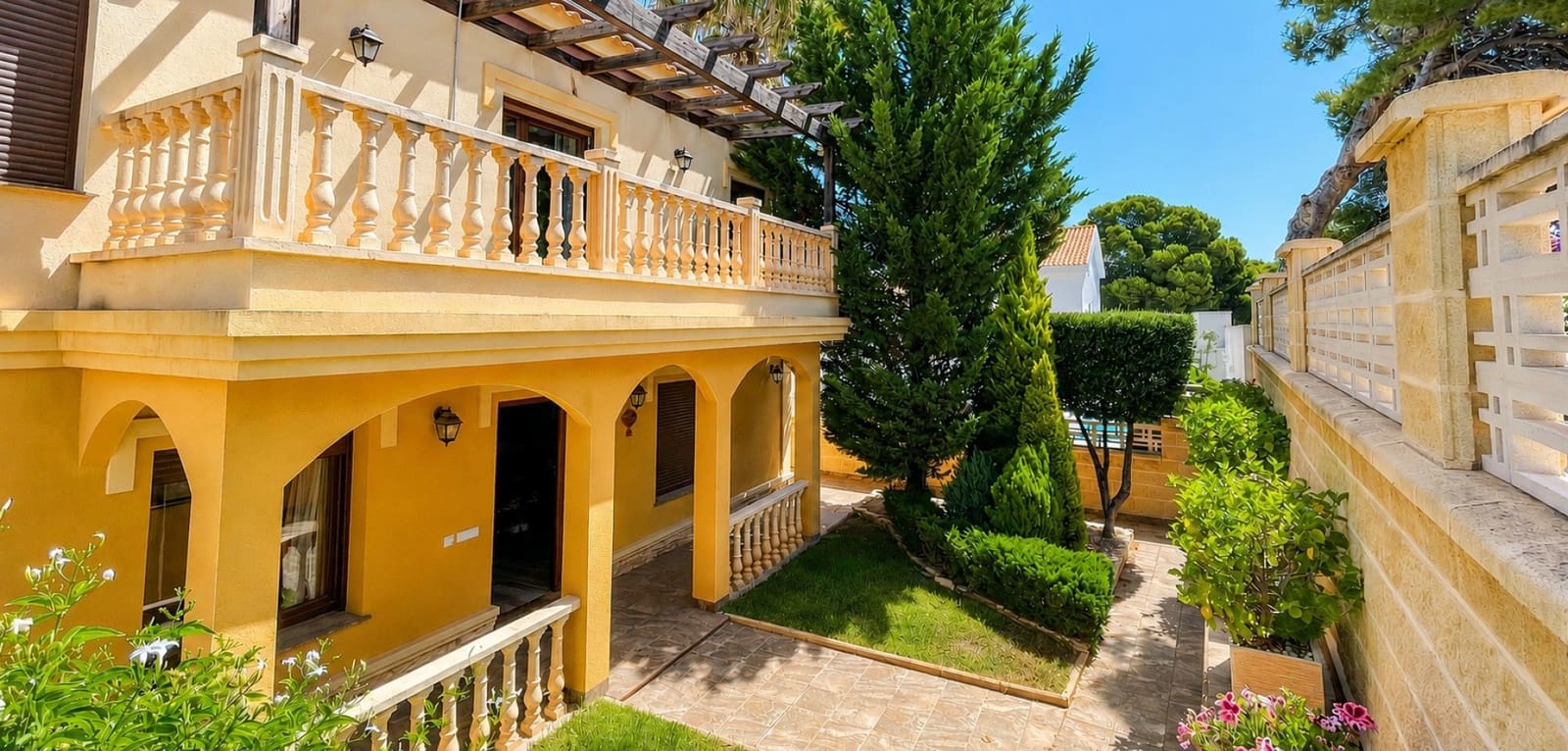 3 bedroom Villa for sale in La Zenia with pool garage - € 799,900 (Ref: 9935369)