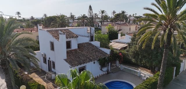 4 soverom Villa til salgs i Cabo Roig, Orihuela med svømmebasseng - € 699 000 (Ref: 9936697)