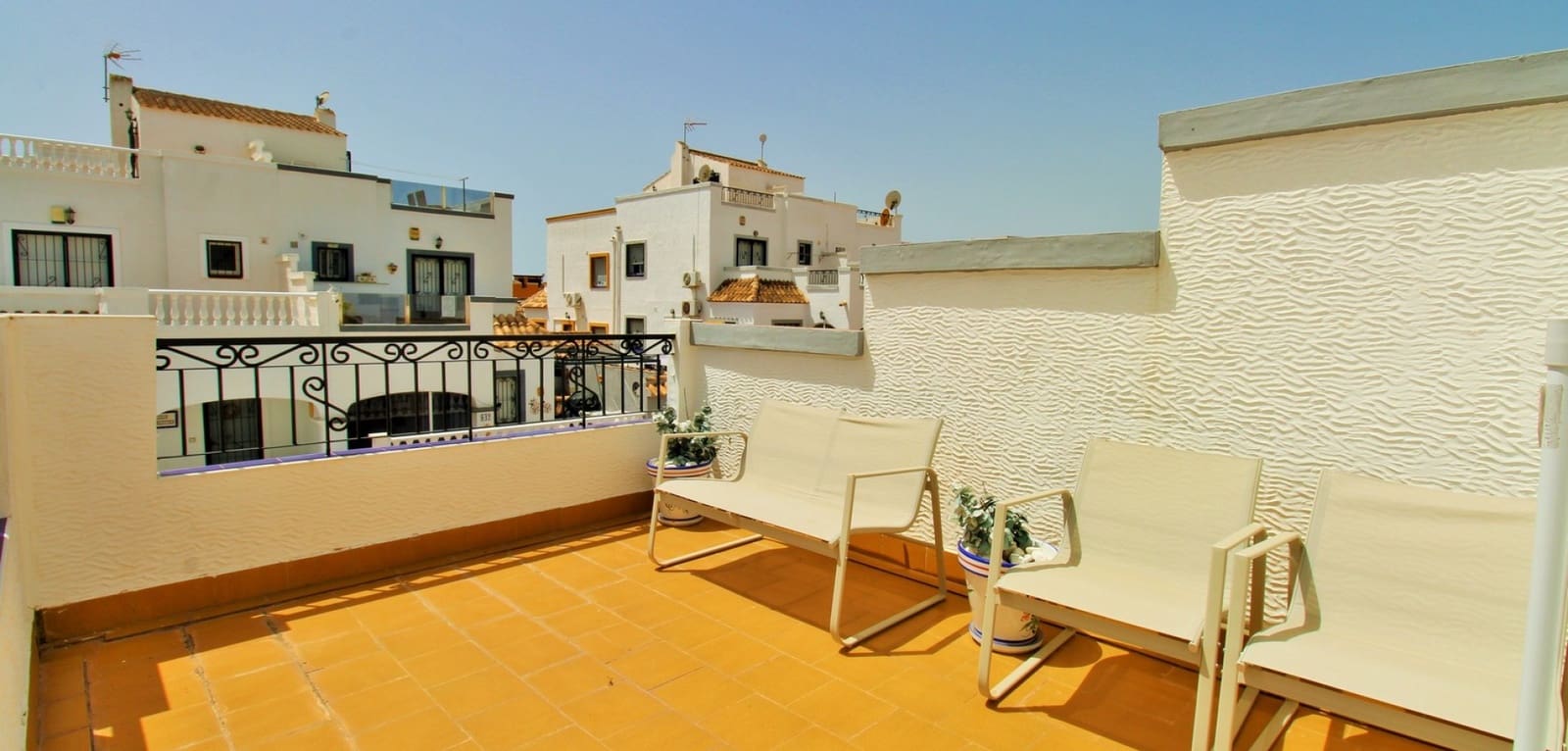 3 bedroom Townhouse for sale in Los Altos with pool - € 269,000 (Ref: 9936698)