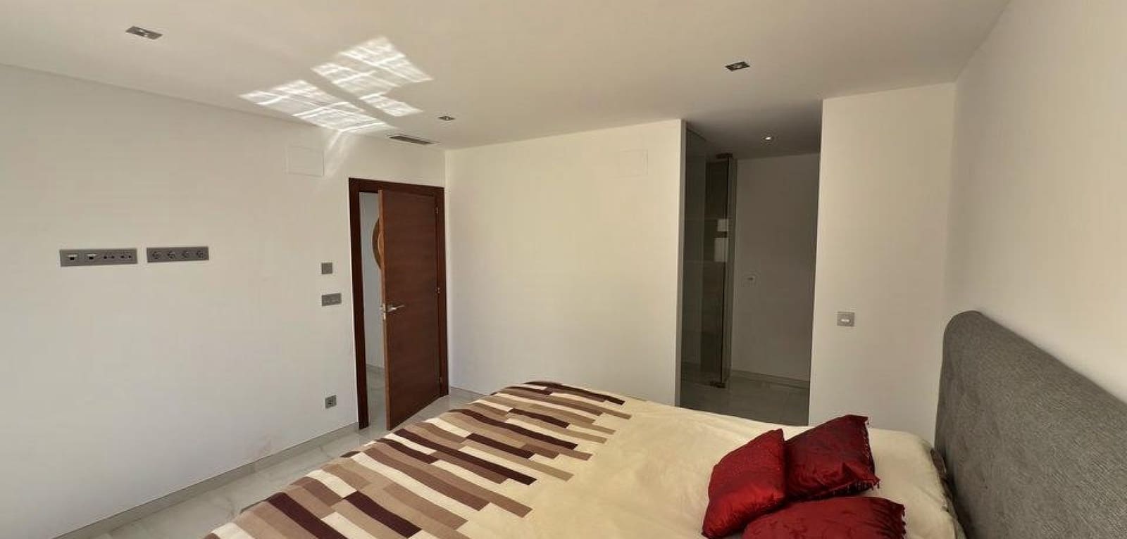 5 chambre Villa/Maison à vendre à Villamartin - 840 000 € (Ref: 9937133)