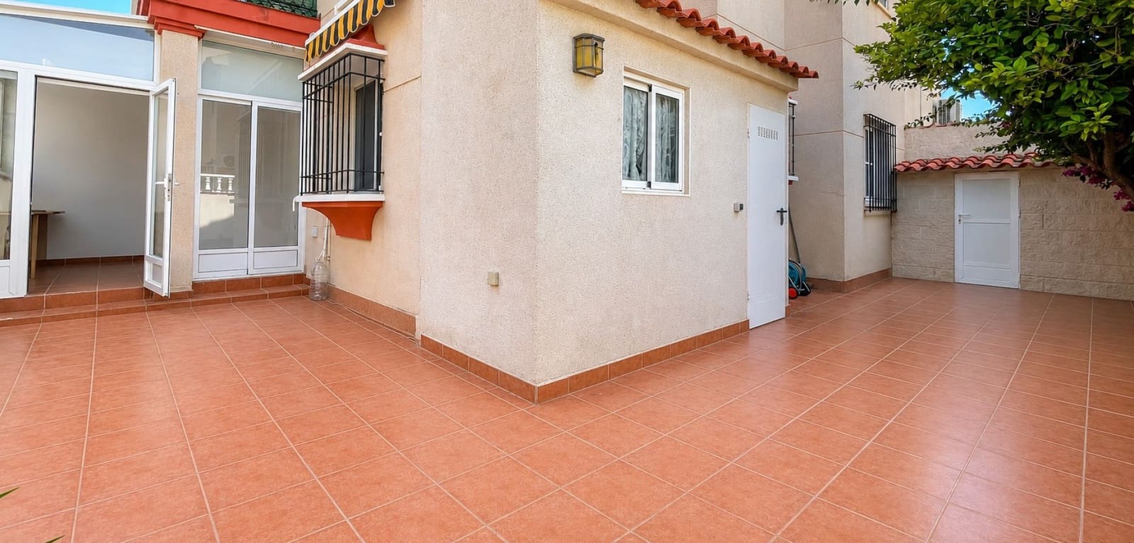 2 bedroom Bungalow for sale in Playa Flamenca with pool garage - € 150,000 (Ref: 9939017)