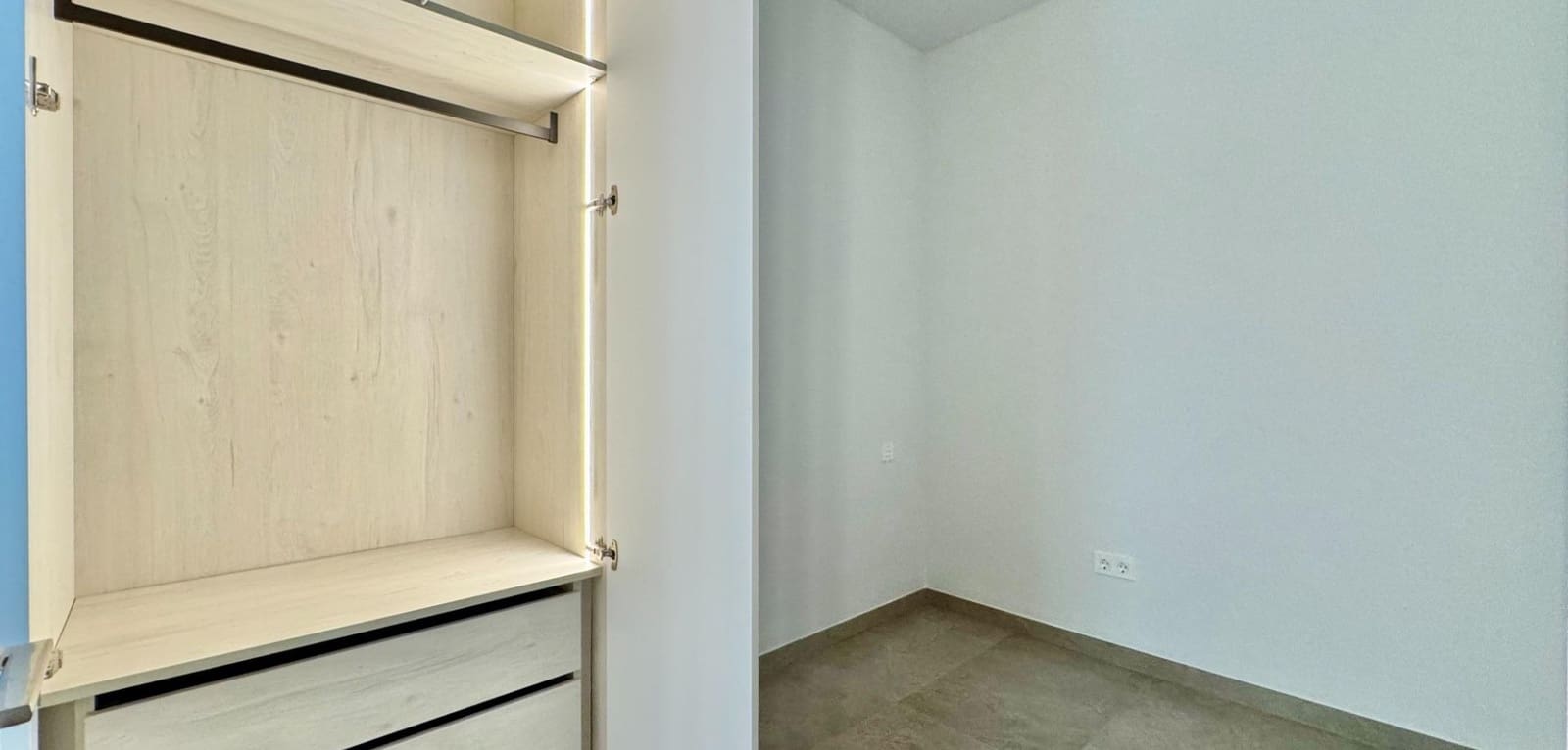 2 makuuhuone Huoneisto myytävänä paikassa Torrevieja mukana uima-altaan - 250 000 € (Ref: 9944714)