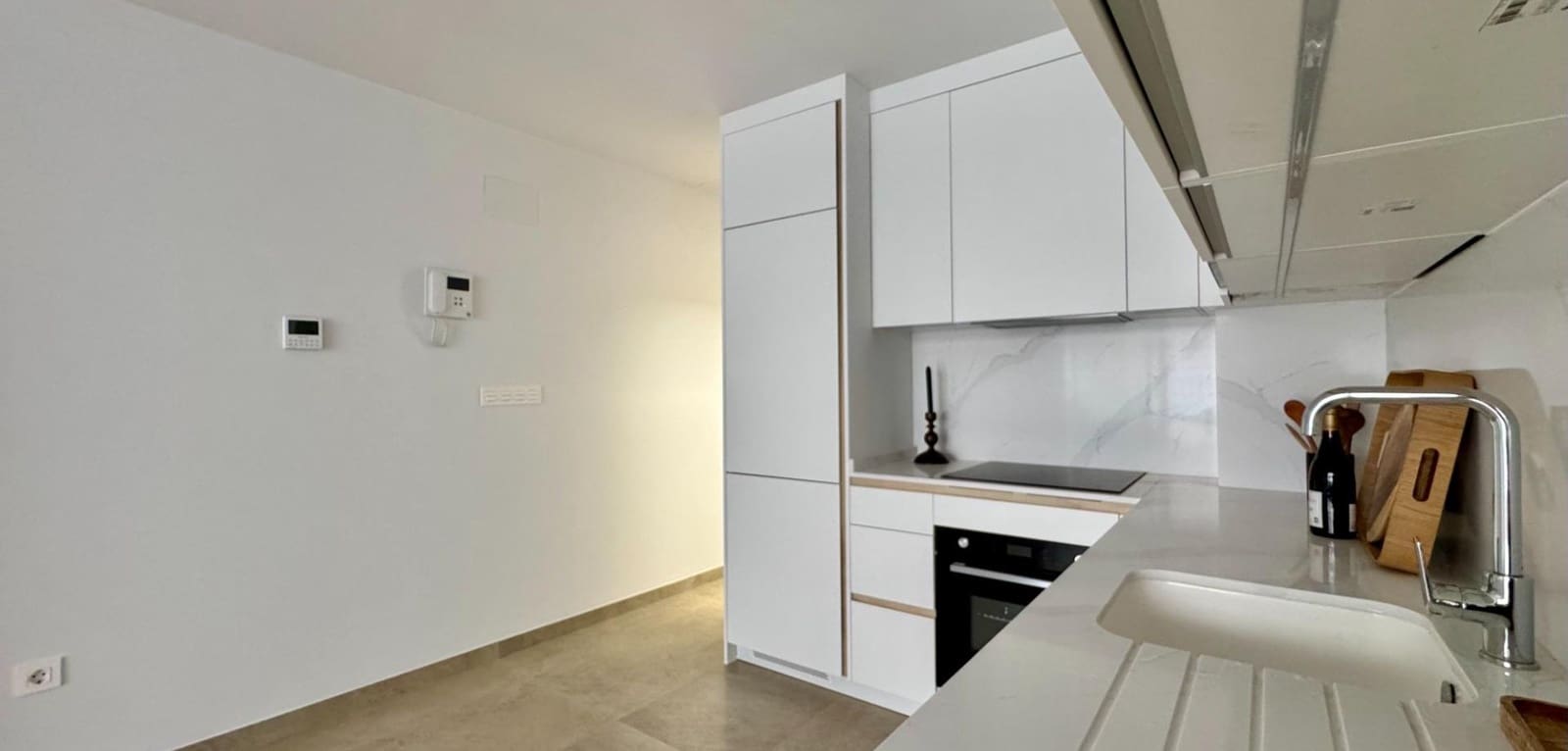 2 makuuhuone Huoneisto myytävänä paikassa Torrevieja mukana uima-altaan - 250 000 € (Ref: 9944714)