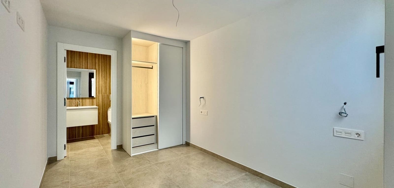 2 makuuhuone Huoneisto myytävänä paikassa Torrevieja mukana uima-altaan - 250 000 € (Ref: 9944714)