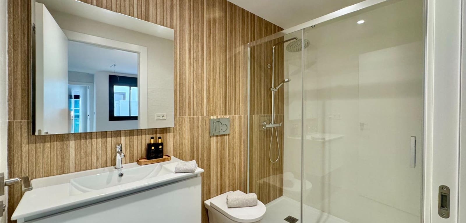 2 makuuhuone Huoneisto myytävänä paikassa Torrevieja mukana uima-altaan - 250 000 € (Ref: 9944714)