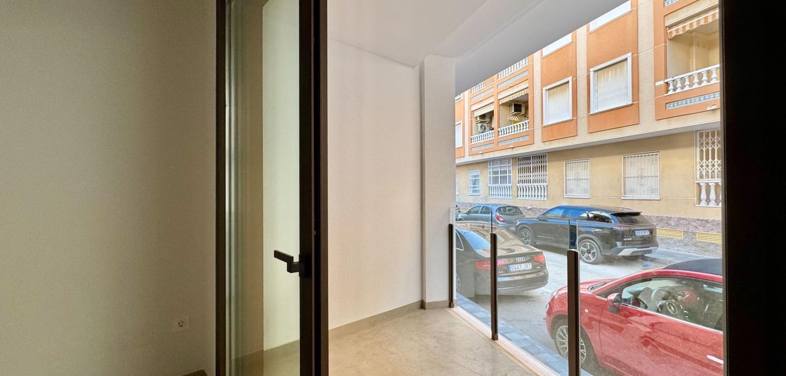 2 makuuhuone Huoneisto myytävänä paikassa Torrevieja mukana uima-altaan - 250 000 € (Ref: 9944714)