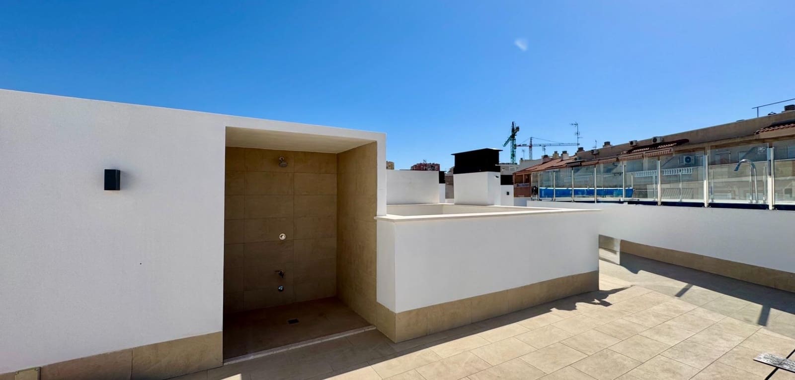 2 makuuhuone Huoneisto myytävänä paikassa Torrevieja mukana uima-altaan - 250 000 € (Ref: 9944714)
