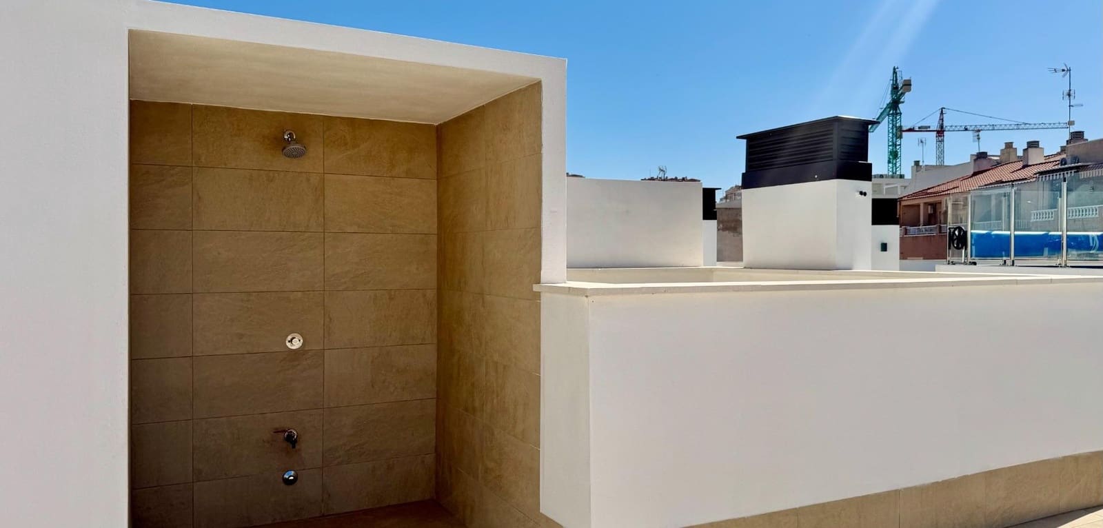 2 makuuhuone Huoneisto myytävänä paikassa Torrevieja mukana uima-altaan - 250 000 € (Ref: 9944714)