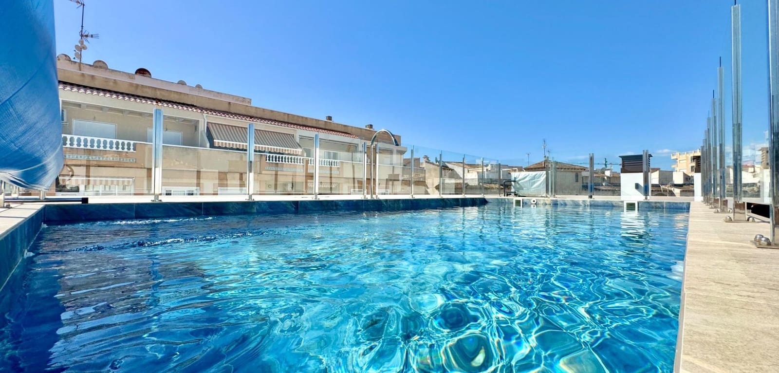 2 makuuhuone Huoneisto myytävänä paikassa Torrevieja mukana uima-altaan - 250 000 € (Ref: 9944714)