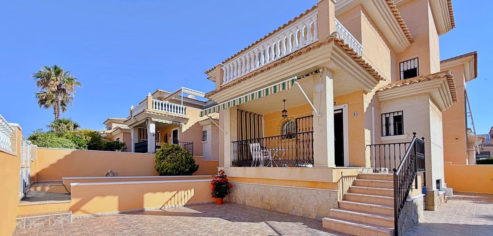 4 Zimmer Villa zu verkaufen in Orihuela Costa - 379.000 € (Ref: 9948387)