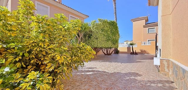 4 makuuhuone Huvila myytävänä paikassa Los Balcones - Los Altos, Orihuela - 379 000 € (Ref: 9948387)