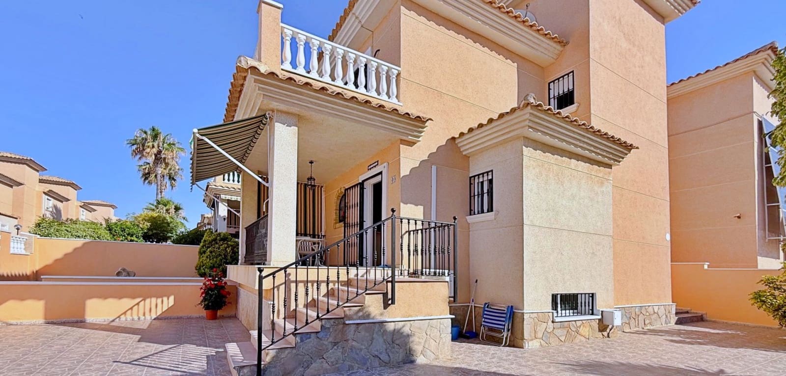 4 Zimmer Villa zu verkaufen in Orihuela Costa - 379.000 € (Ref: 9948387)