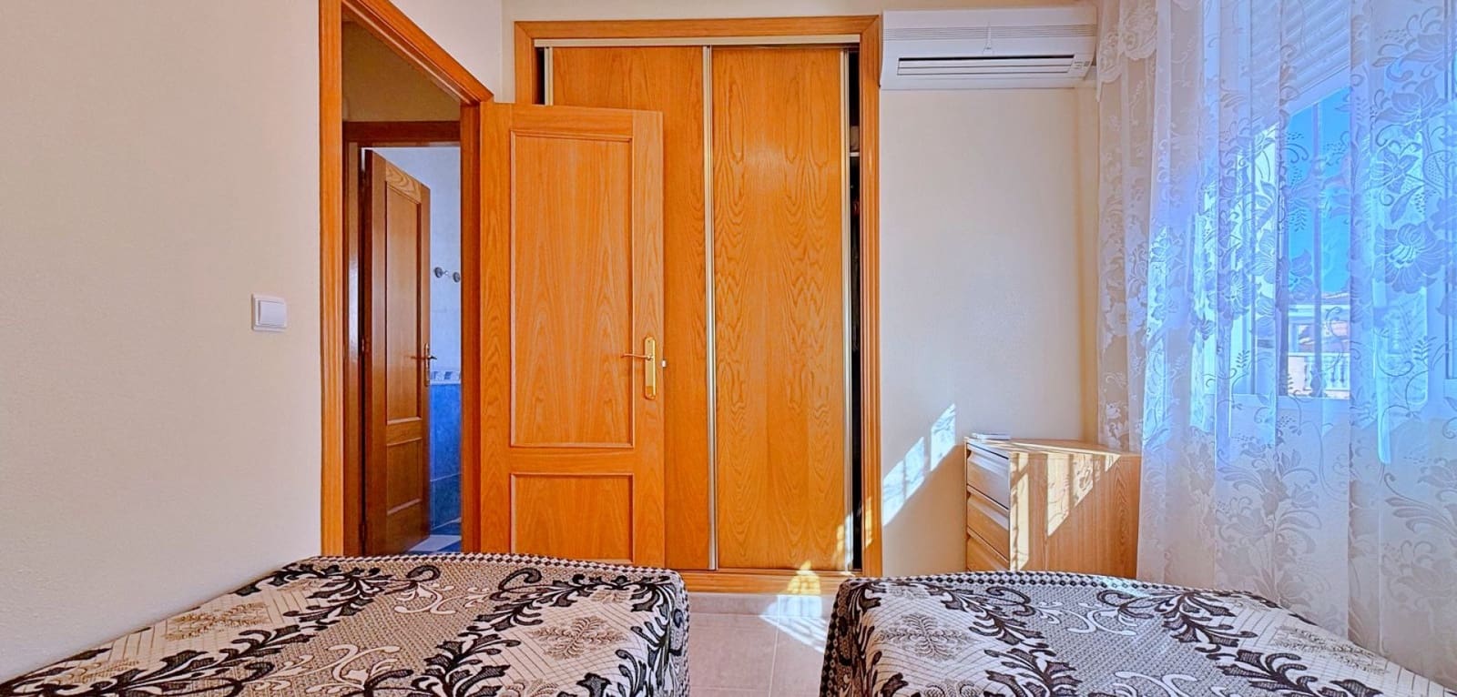 4 Zimmer Villa zu verkaufen in Orihuela Costa - 379.000 € (Ref: 9948387)