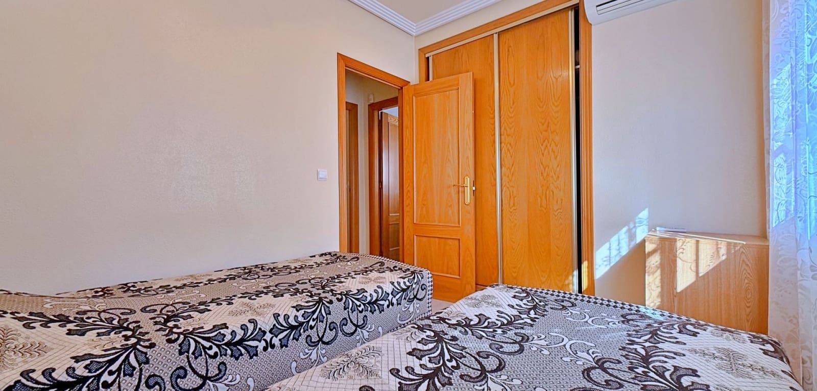 4 Zimmer Villa zu verkaufen in Orihuela Costa - 379.000 € (Ref: 9948387)