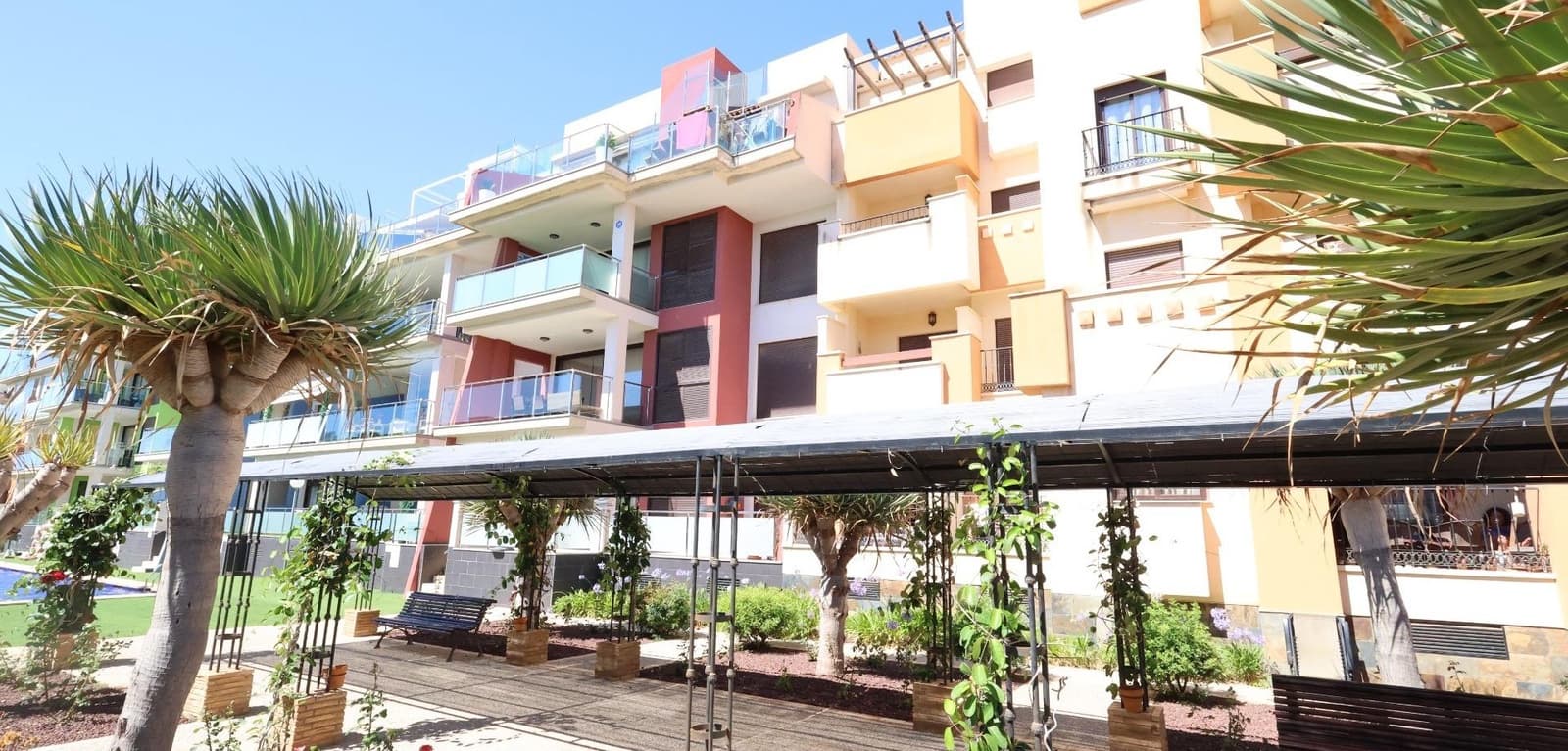 2 soverom Leilighet til salgs i Orihuela Costa med svømmebasseng - € 220 000 (Ref: 9950179)