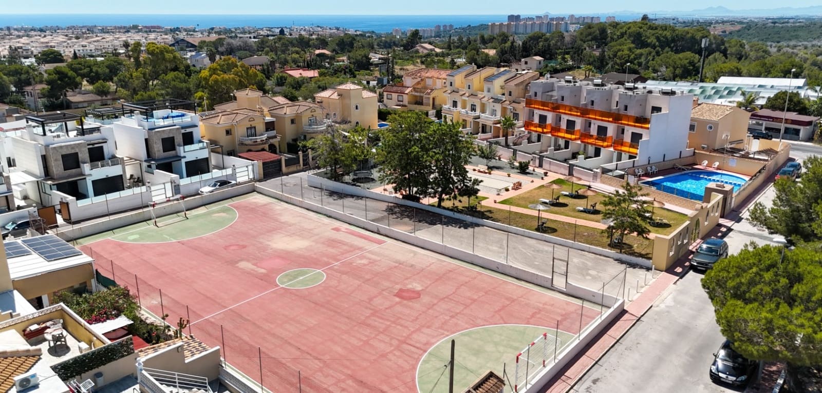 2 makuuhuone Huoneisto myytävänä paikassa Orihuela Costa mukana uima-altaan - 189 000 € (Ref: 9953238)
