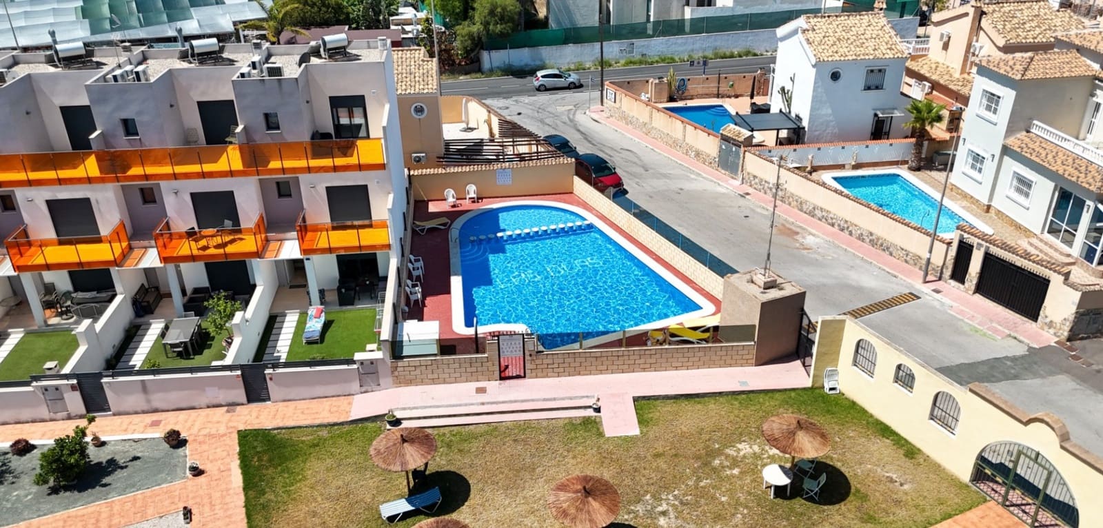 2 makuuhuone Huoneisto myytävänä paikassa Orihuela Costa mukana uima-altaan - 189 000 € (Ref: 9953238)