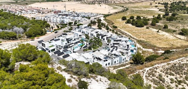 5 soveværelse Villa til salg i San Miguel de Salinas med swimmingpool - € 679.000 (Ref: 9953239)